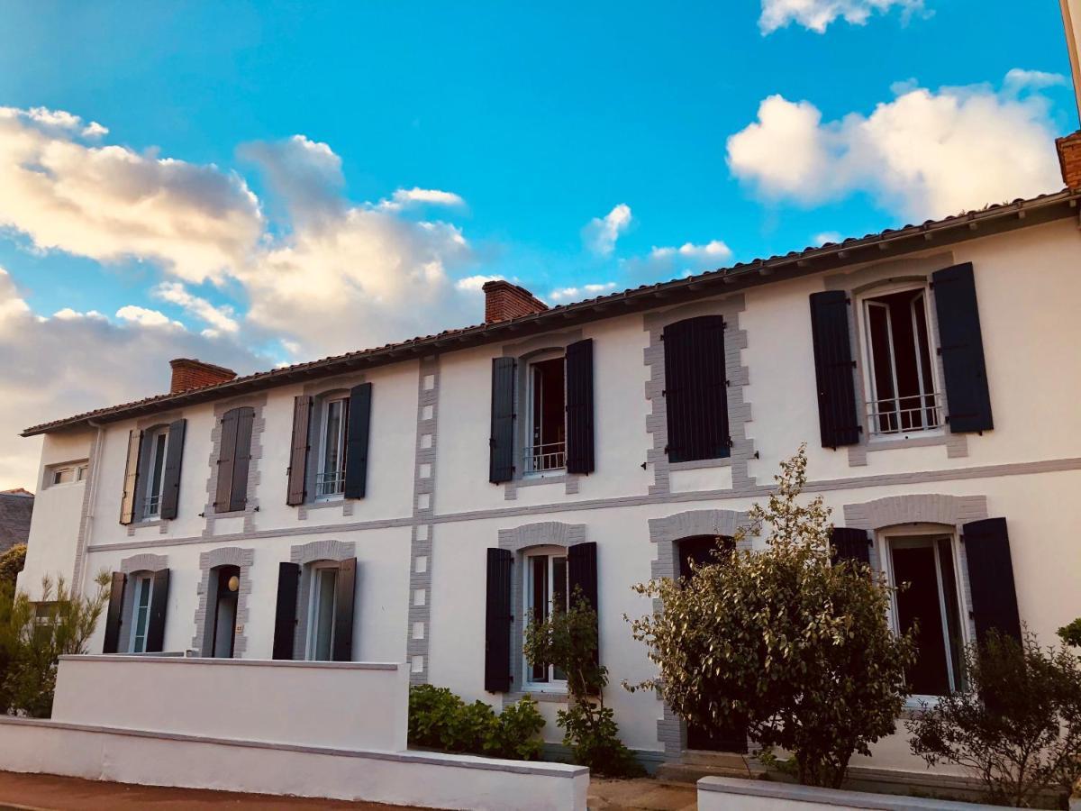 Hotel Les Baigneurs Saint-Gilles-Croix-de-Vie Exterior foto